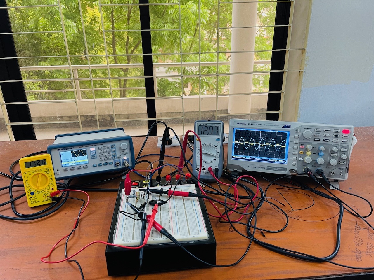 BJT Amplifier Experiment